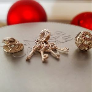 Bundle of 3 pandora charms♡